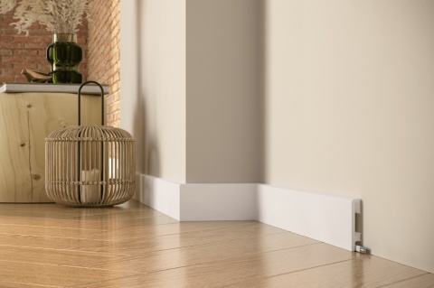 Listwa podłogowa DuroFit biała 6 cm - PF060